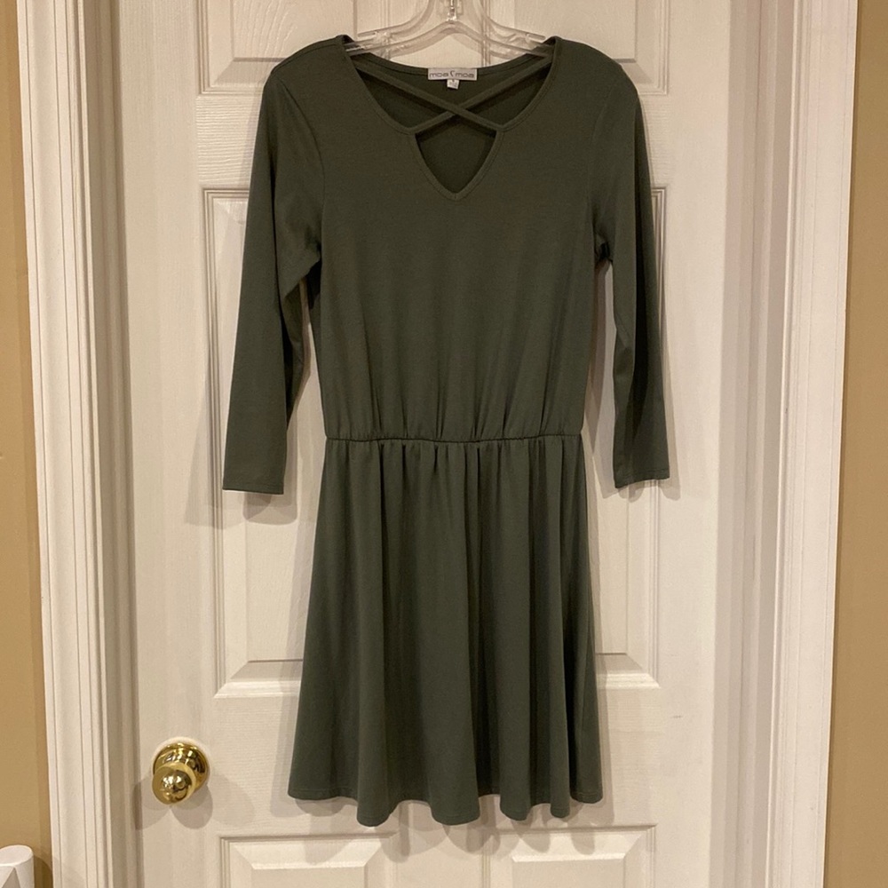 Charming Charlie cinched waist long sleeve dress size Sm